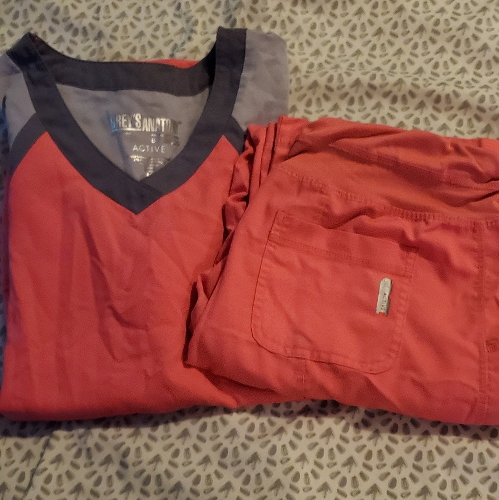 Pink greys anatomy pants small petite. Top sold